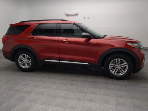 Used 2022 Ford Explorer XLT w/ Equipment Group 202A RWD image 11