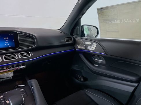 New 2026 Mercedes-Benz GLS 580 4MATIC image 27