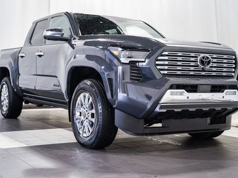 Used 2024 Toyota Tacoma Limited w/ Limited Package (LT) image 1