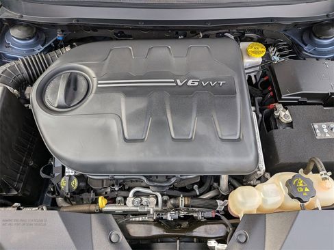 Certified 2020 Jeep Cherokee Limited w/ Technology Group image 25