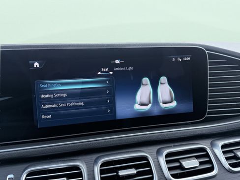 Used 2025 Mercedes-Benz GLE 450e 4MATIC w/ AMG Line Exterior image 69