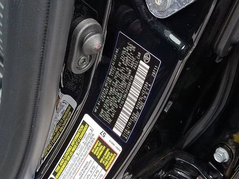 Used 2023 Toyota Camry SE w/ Cold Weather Package image 28