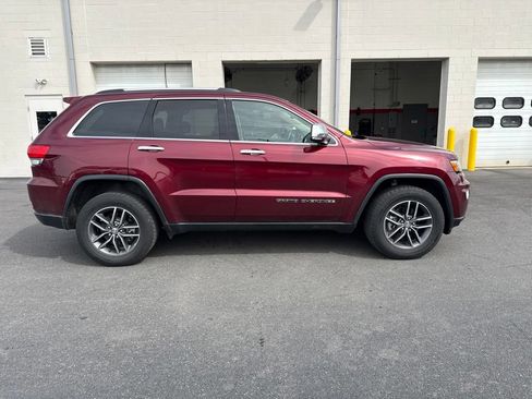 Used 2017 Jeep Grand Cherokee Limited AWD/4WD image 4