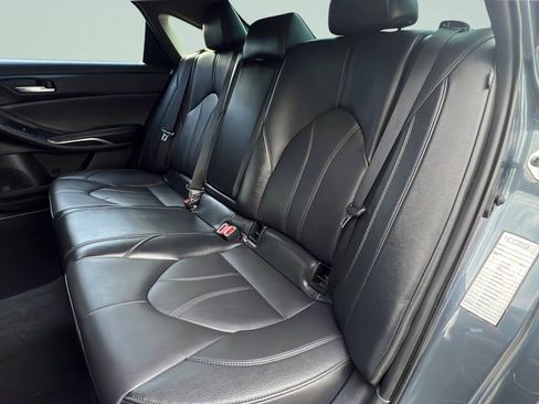 Certified 2022 Toyota Avalon XLE FWD image 9