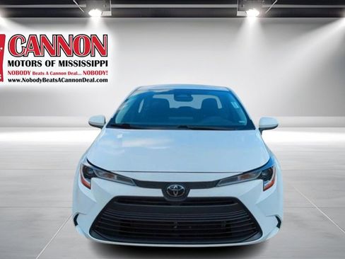Used 2023 Toyota Corolla LE image 8