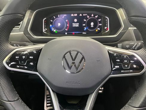 Certified 2024 Volkswagen Tiguan SEL R-Line image 22