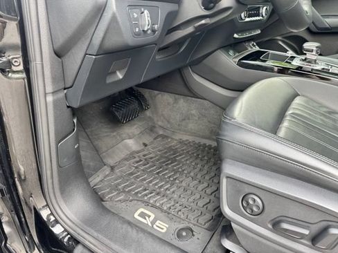Certified 2023 Audi Q5 Premium Plus w/ Convenience Package AWD/4WD image 26