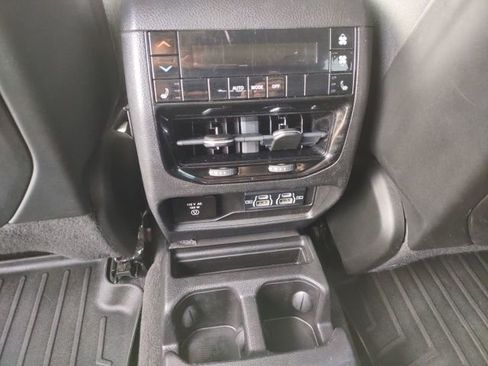 Used 2022 Jeep Grand Cherokee L Limited AWD/4WD image 20