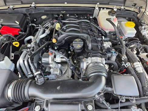 Used 2022 Jeep Wrangler Sport AWD/4WD image 28