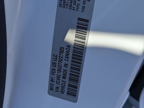 New 2026 Chrysler Pacifica Select image 33