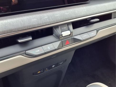 New 2026 Kia EV9 Wind image 5