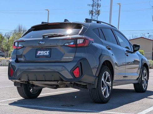 Used 2024 Subaru Crosstrek 2.0i Premium image 3