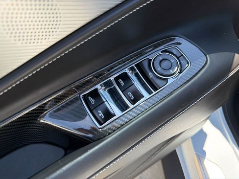 Used 2022 Chevrolet Corvette Stingray Premium Conv w/ Z51 Performance Package RWD image 18