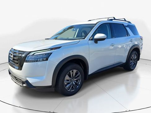 New 2025 Nissan Pathfinder SV w/ Black Appearance Package image 5