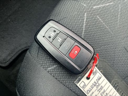 Used 2022 Toyota RAV4 XLE w/ Convenience Package AWD/4WD image 15