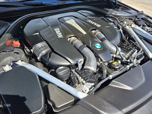 Used 2019 BMW 750i xDrive w/ Executive Package image 17