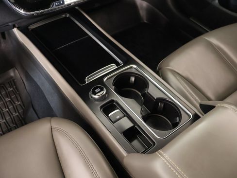 Used 2024 Lincoln Corsair FWD image 9