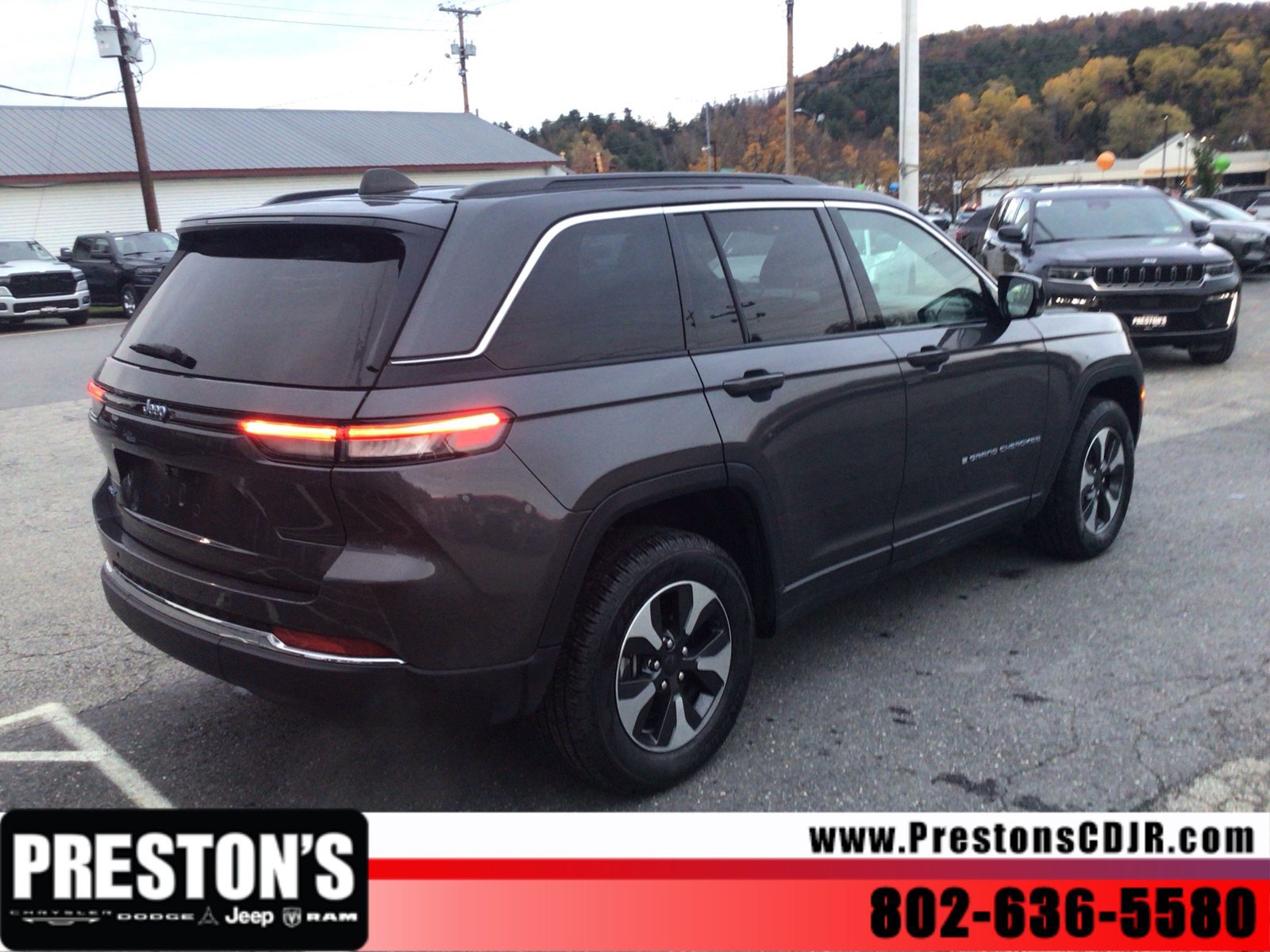 Used 2024 Jeep Grand Cherokee Limited 4xe AWD/4WD image 4