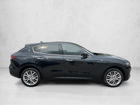 Used 2022 Maserati Levante GT AWD/4WD image 4