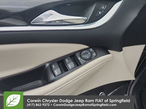 Used 2018 Buick Enclave Essence FWD image 20