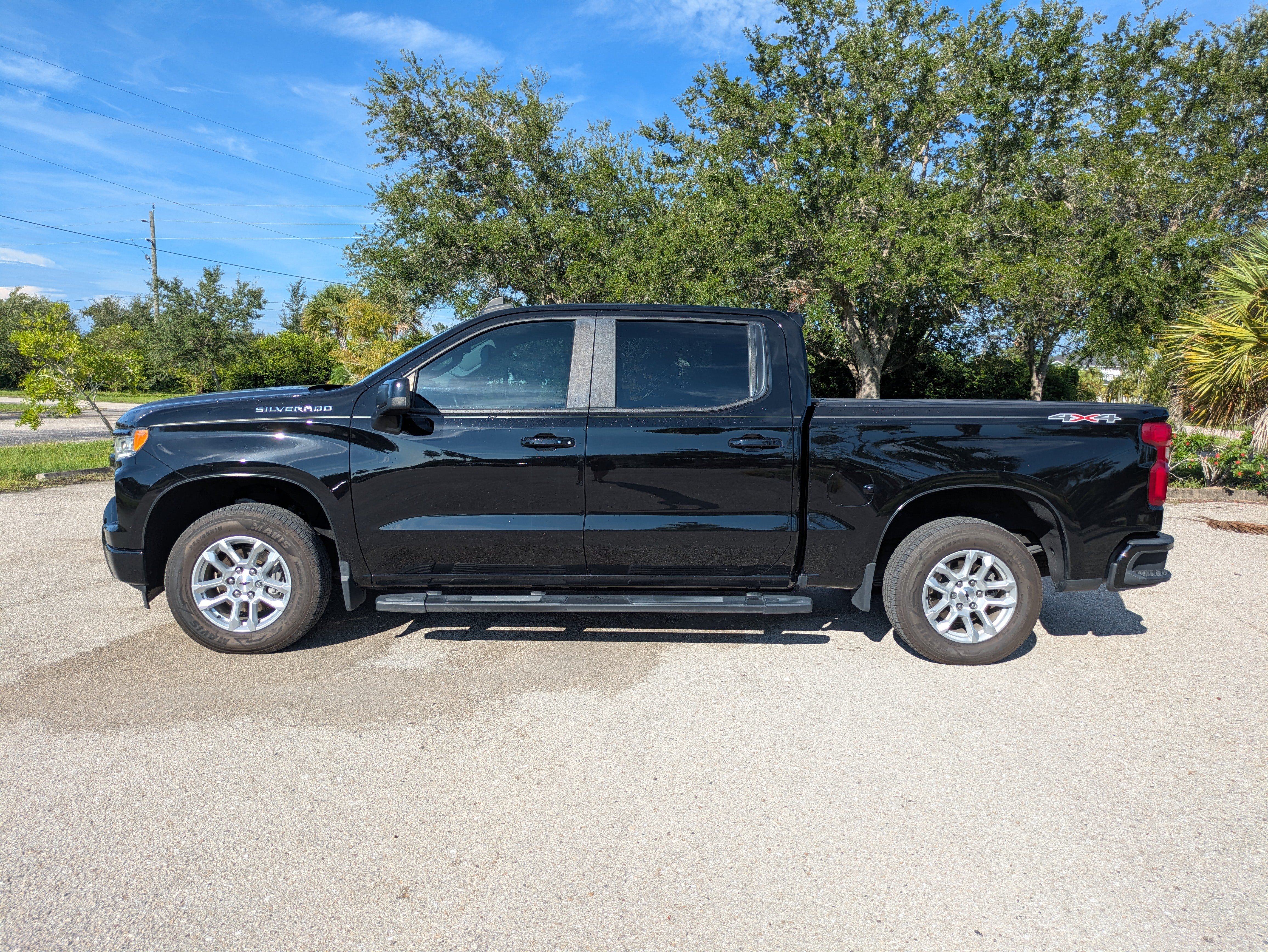 Used 2022 Chevrolet Silverado 1500 RST w/ Convenience Package II AWD/4WD image 7