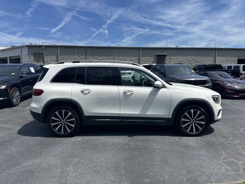 Used 2022 Mercedes-Benz GLB 250 4MATIC image 10