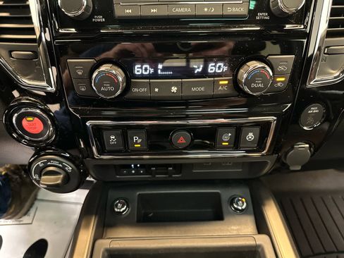 Certified 2024 Nissan Titan Platinum Reserve w/ Moonroof Package AWD/4WD image 18