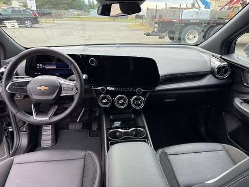 Used 2024 Chevrolet Blazer EV LT AWD/4WD image 17