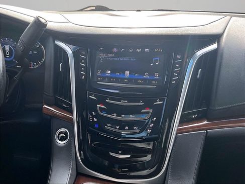 Used 2019 Cadillac Escalade Premium Luxury AWD/4WD image 7