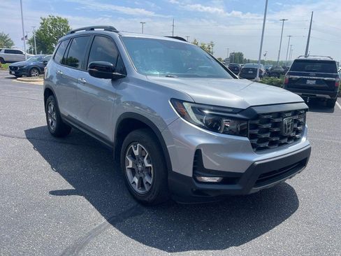 Used 2022 Honda Passport TrailSport image 2