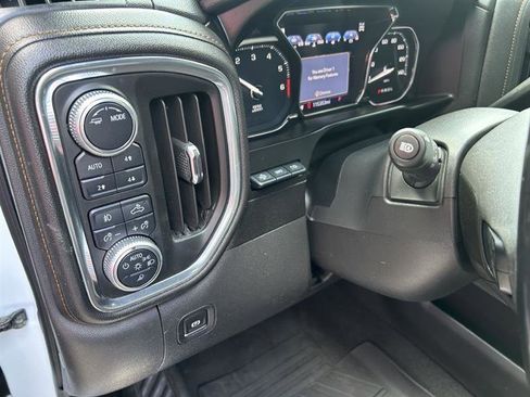 Used 2020 GMC Sierra 1500 AT4 w/ AT4 Premium Package image 9