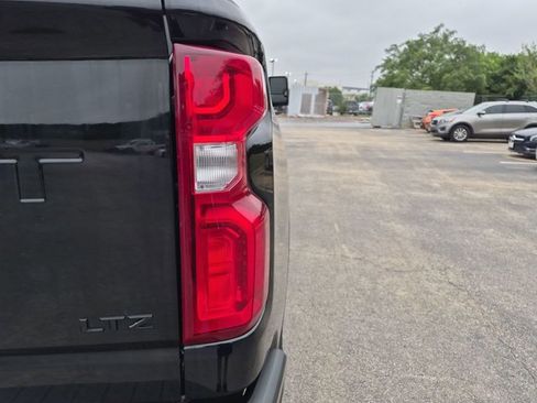 Used 2022 Chevrolet Silverado 2500 LTZ w/ LTZ Plus Package AWD/4WD image 15