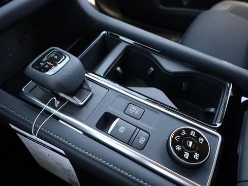 New 2026 Nissan Pathfinder SV AWD/4WD image 20