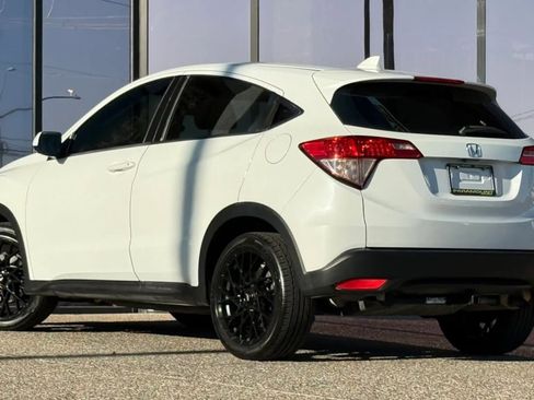 Used 2016 Honda HR-V LX image 7