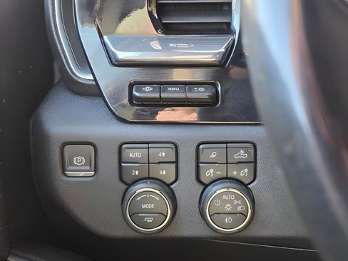 Used 2024 Chevrolet Silverado 2500 High Country w/ Technology Package AWD/4WD image 24