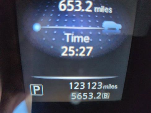 Used 2014 Nissan Rogue SV image 11