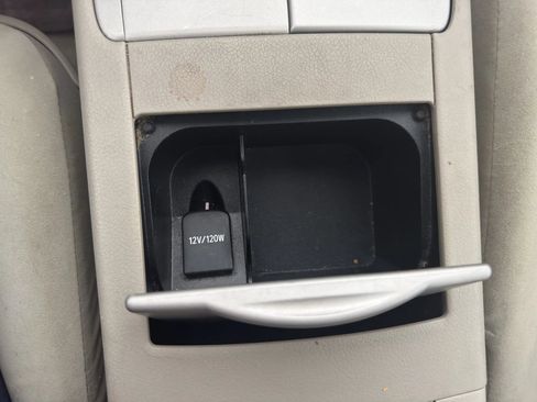 Used 2010 Toyota Camry LE image 39