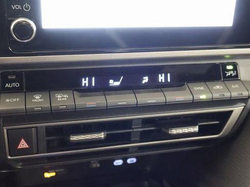 Used 2025 Toyota Camry SE image 23