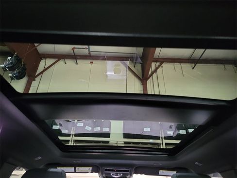 New 2025 Land Rover Range Rover Evoque S image 27