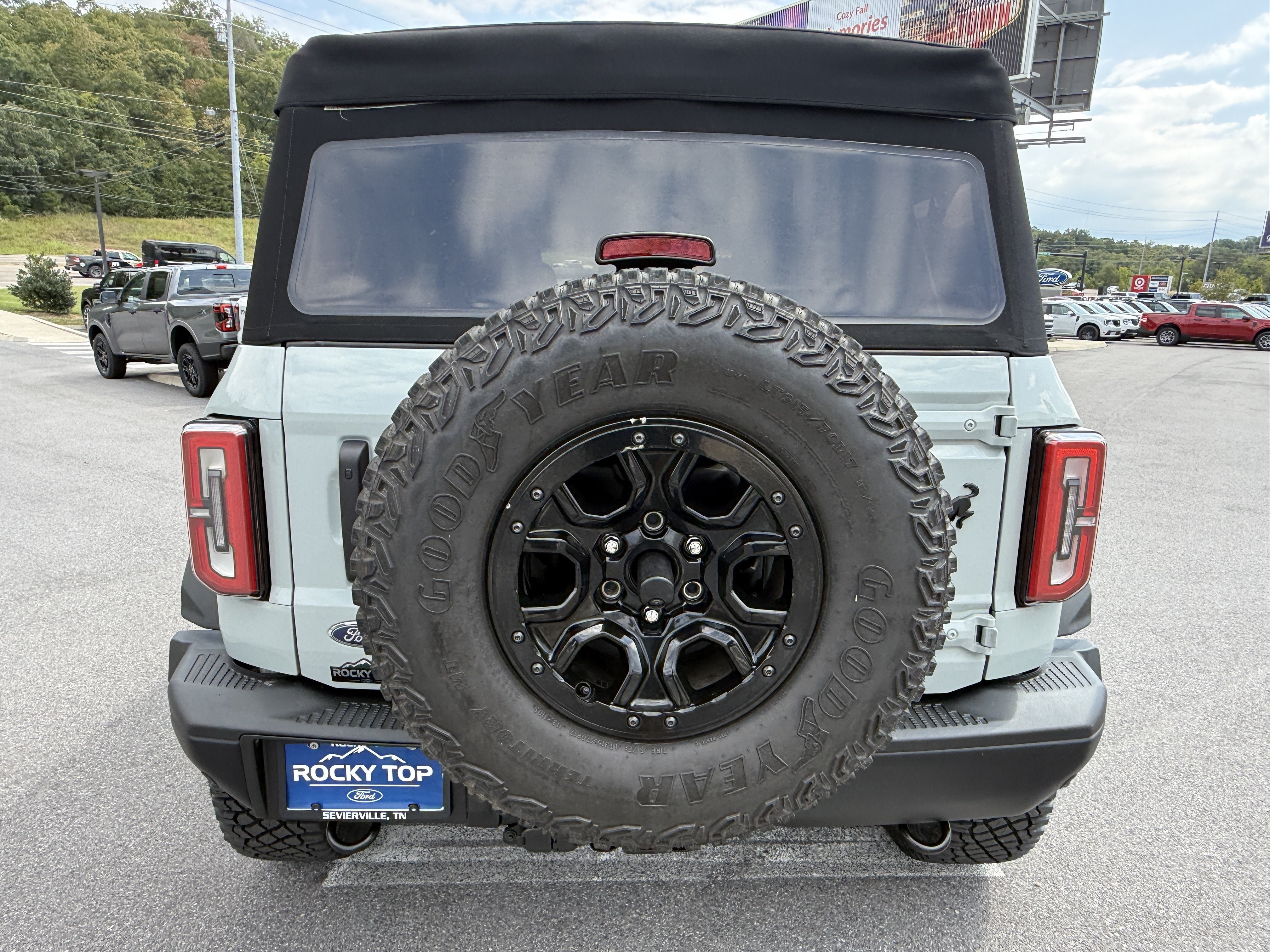 Used 2023 Ford Bronco Badlands AWD/4WD image 6