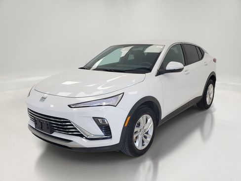 Used 2025 Buick Envista Preferred image 3