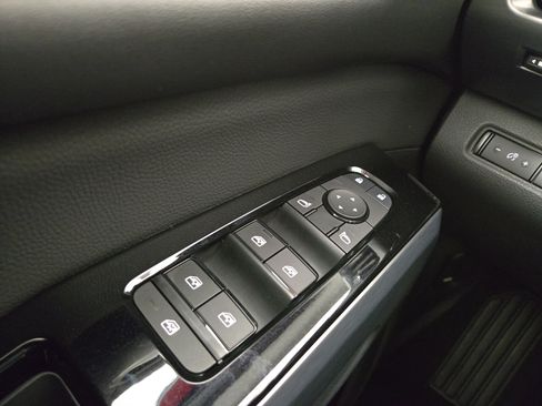 Used 2022 Nissan Pathfinder SL w/ SL Premium Package image 32