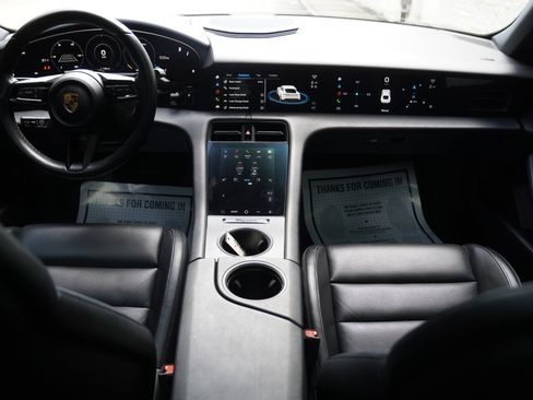 Used 2022 Porsche Taycan RWD image 15