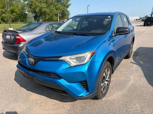 Used 2018 Toyota RAV4 LE w/ All Weather Liner Package FWD image 2