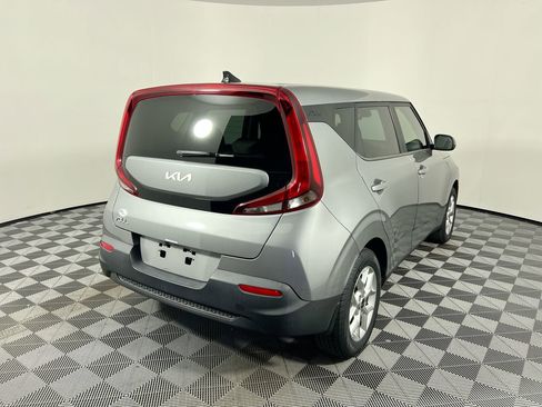 Certified 2025 Kia Soul LX w/ LX Technology Package image 3