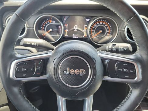 Used 2019 Jeep Wrangler Unlimited Sahara AWD/4WD image 13
