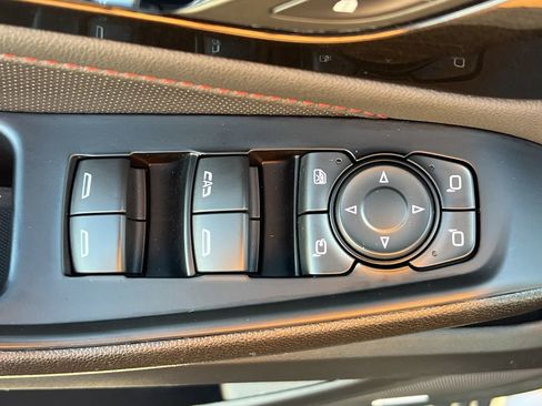 Used 2023 Chevrolet Traverse RS image 13