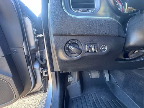 Used 2015 Dodge Charger SE image 15