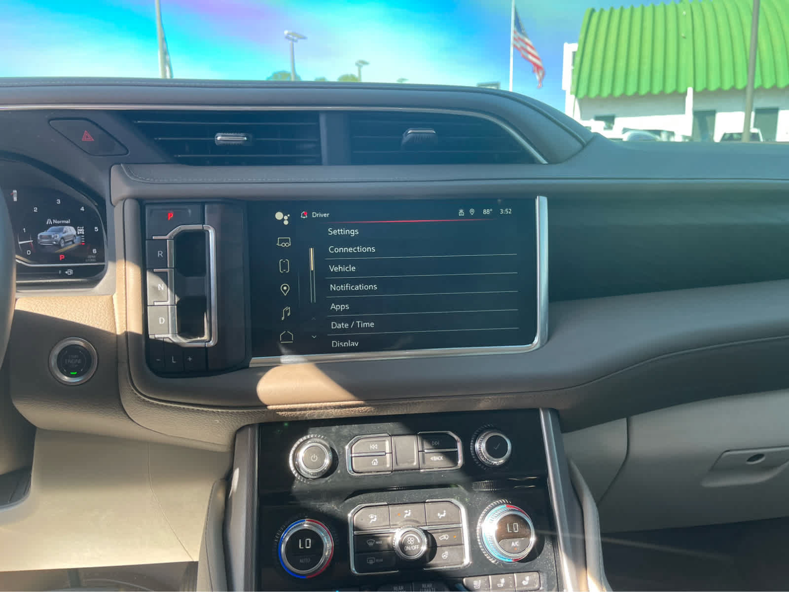 Used 2024 GMC Yukon XL Denali w/ Denali Reserve Package AWD/4WD image 13