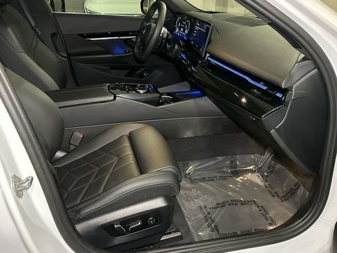 Used 2024 BMW 530i xDrive image 11